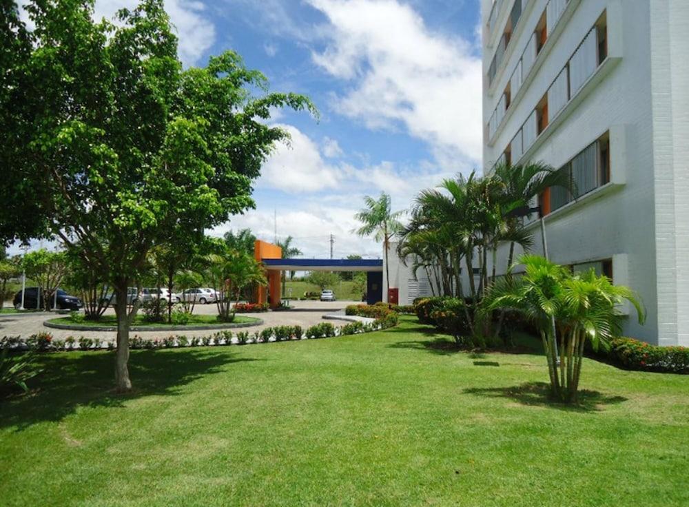 Ibis Manaus Distrito Industrial Экстерьер фото